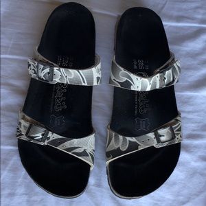 41 Black & White Birki’s